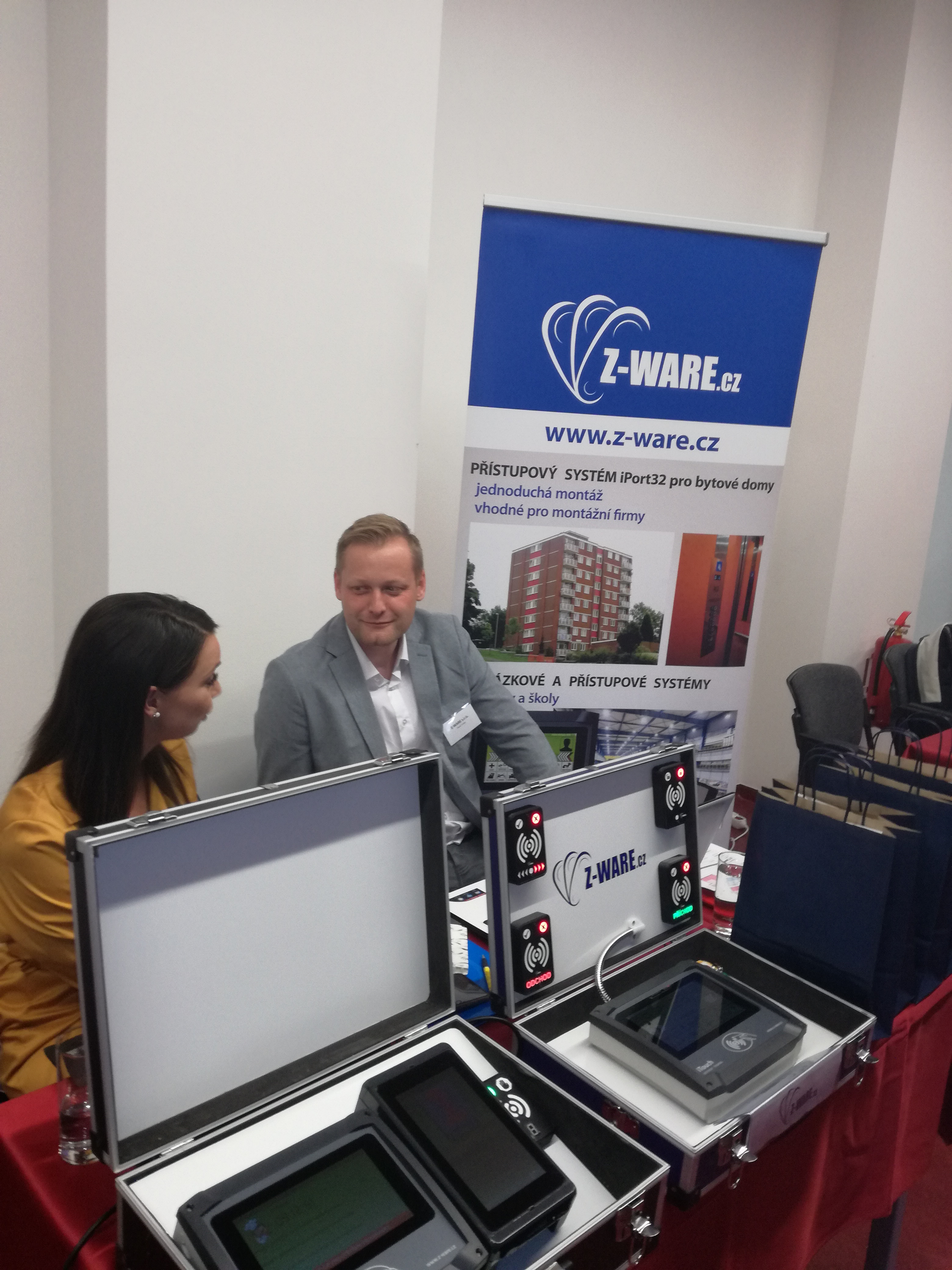 Konferenční stůl Z-Ware